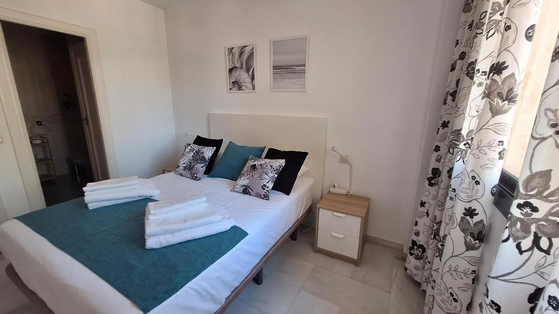 Primera Linea Del Mar - Acceso Directo Playa Carihuela Torremolinos 0*,